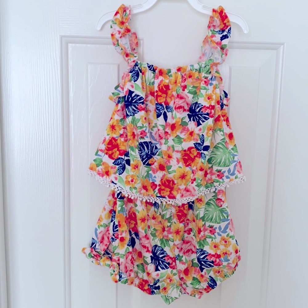 Floral, Hawaiian vibes! One piece romper